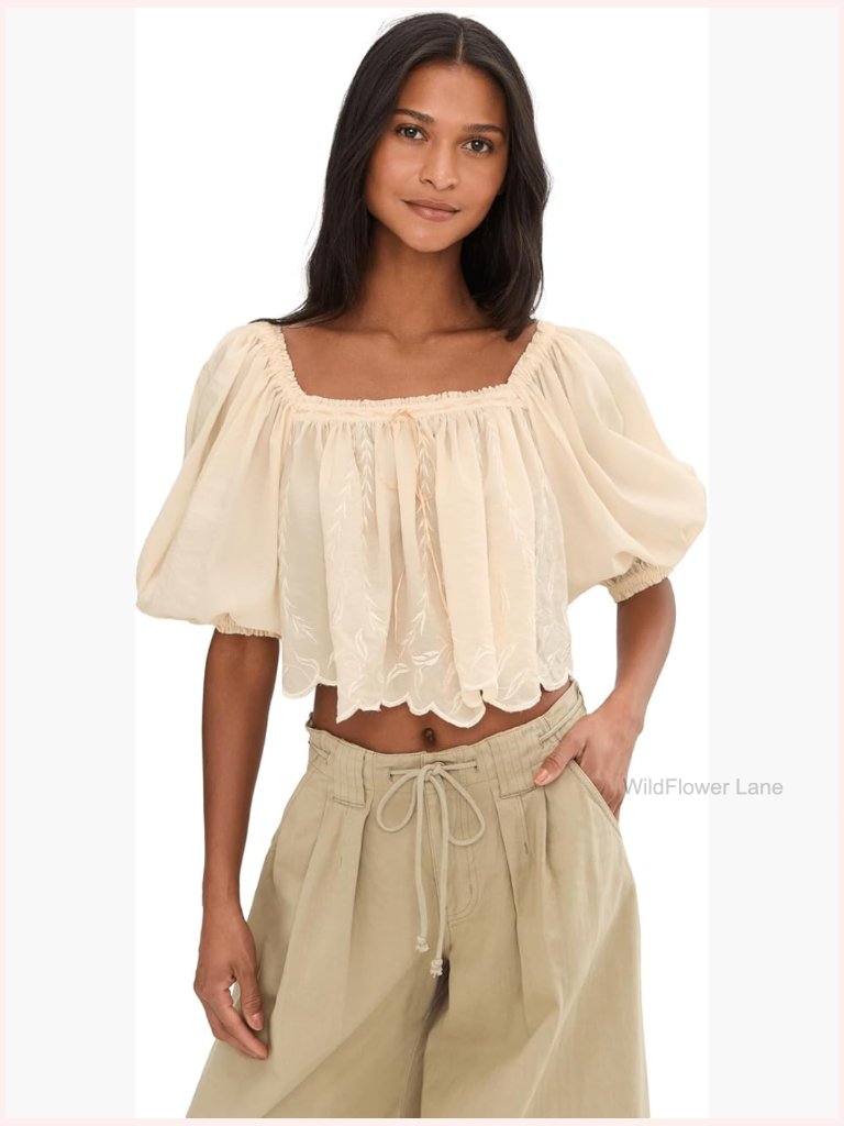 Billowy Cropped Blouse With Square Neckline And Puffed Short Sleeves